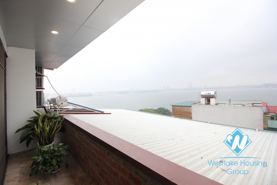 Beautiful 2 bedrooms apartment with gorgeous water view and in a prestige location for rent in Tay Ho, Ha Noi